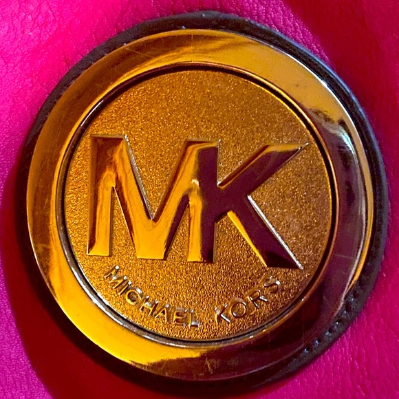EUC Michael Kors hot pink large purse. - Picture 2 of 5